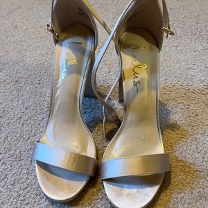 Lulus size 7.5 nude heels